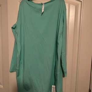 Lululemon size six back in action dress NWT
